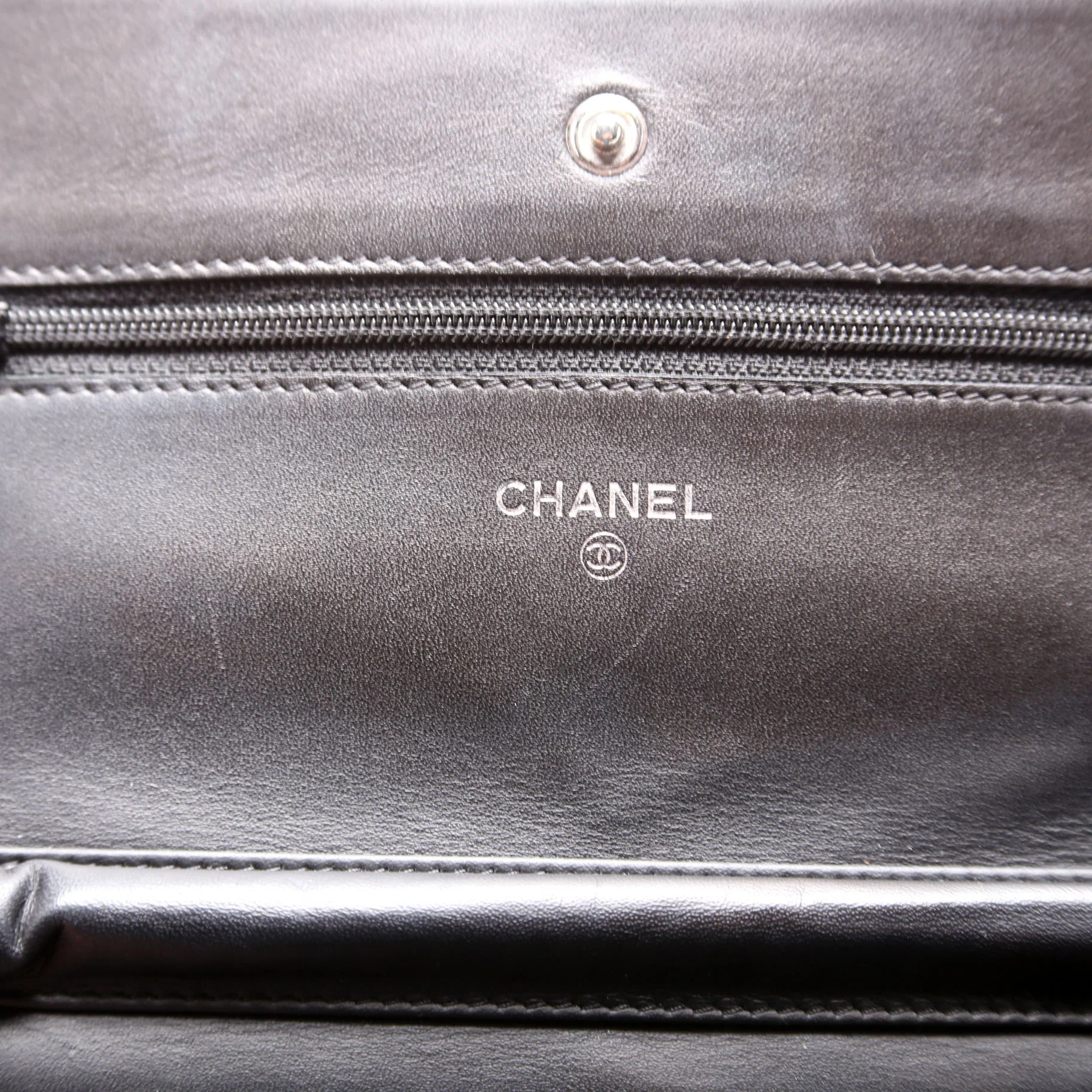 WOC Timeless CC Caviar Black - Image 8