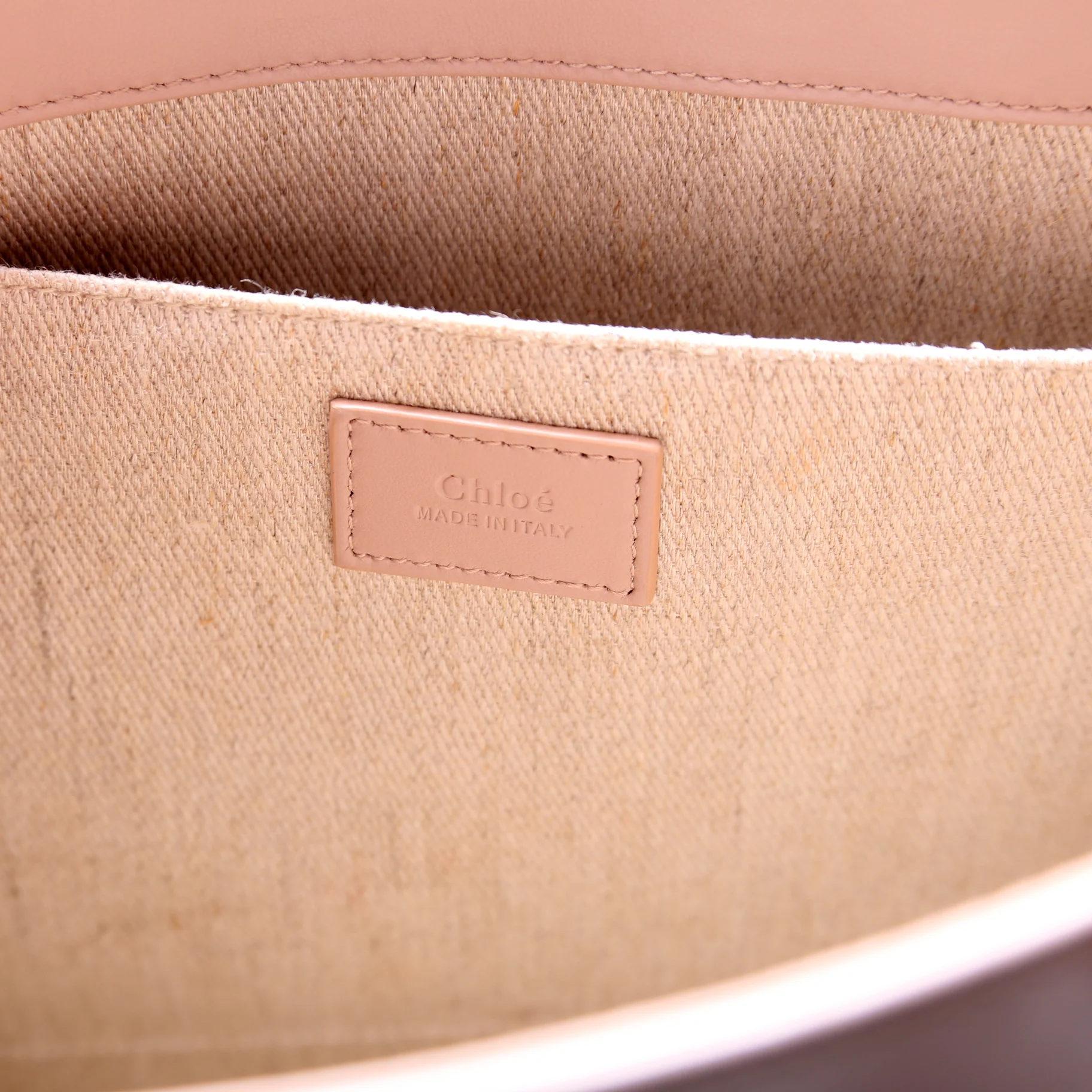Woody Medium Leather Tote Pink - Image 10