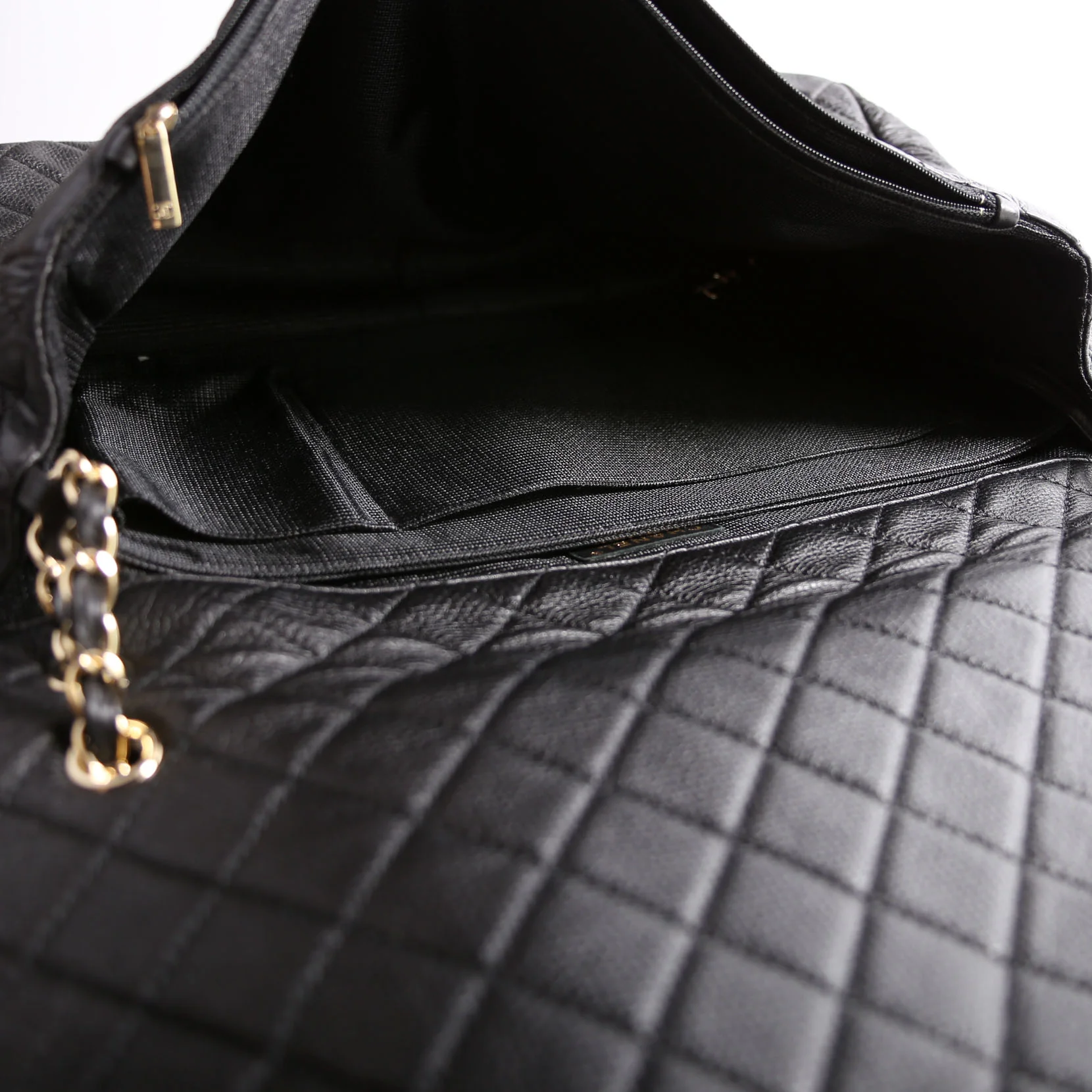 XXL Travel Flap Bag Calfskin Black - Image 12