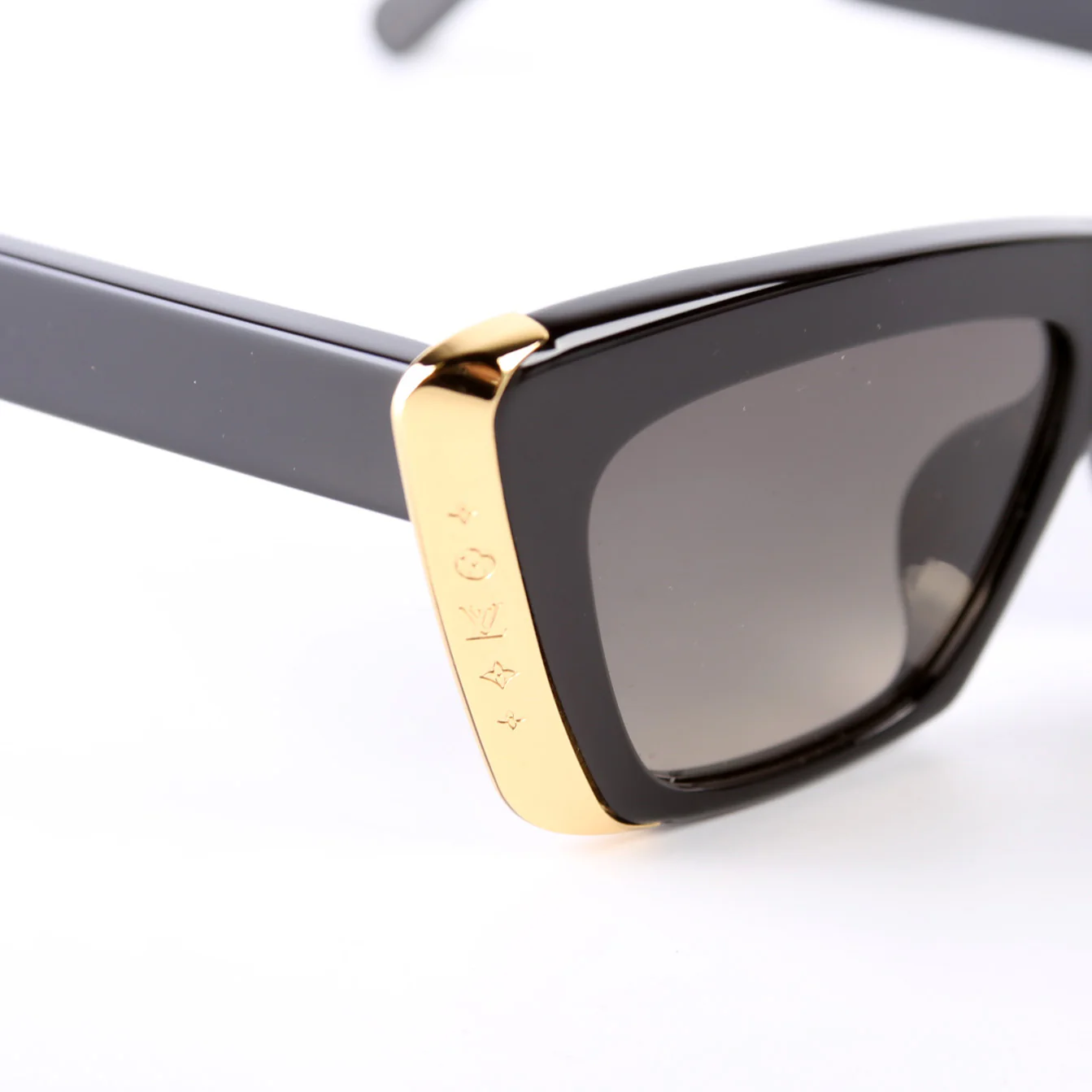 Z1655E Moon Cat Eye Sunglasses - Image 9