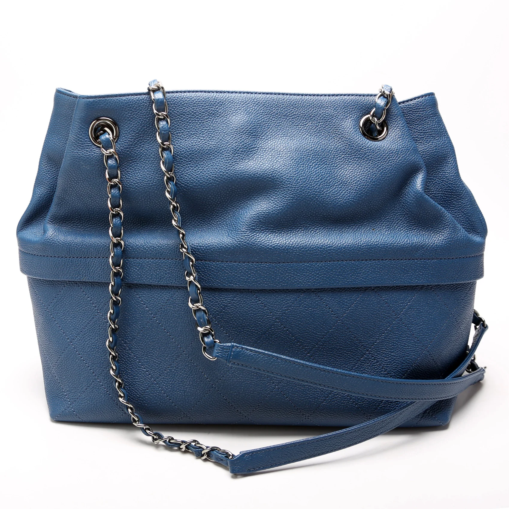 Zip And Carry Shopping Tote Medium Caviar 24M - Image 3