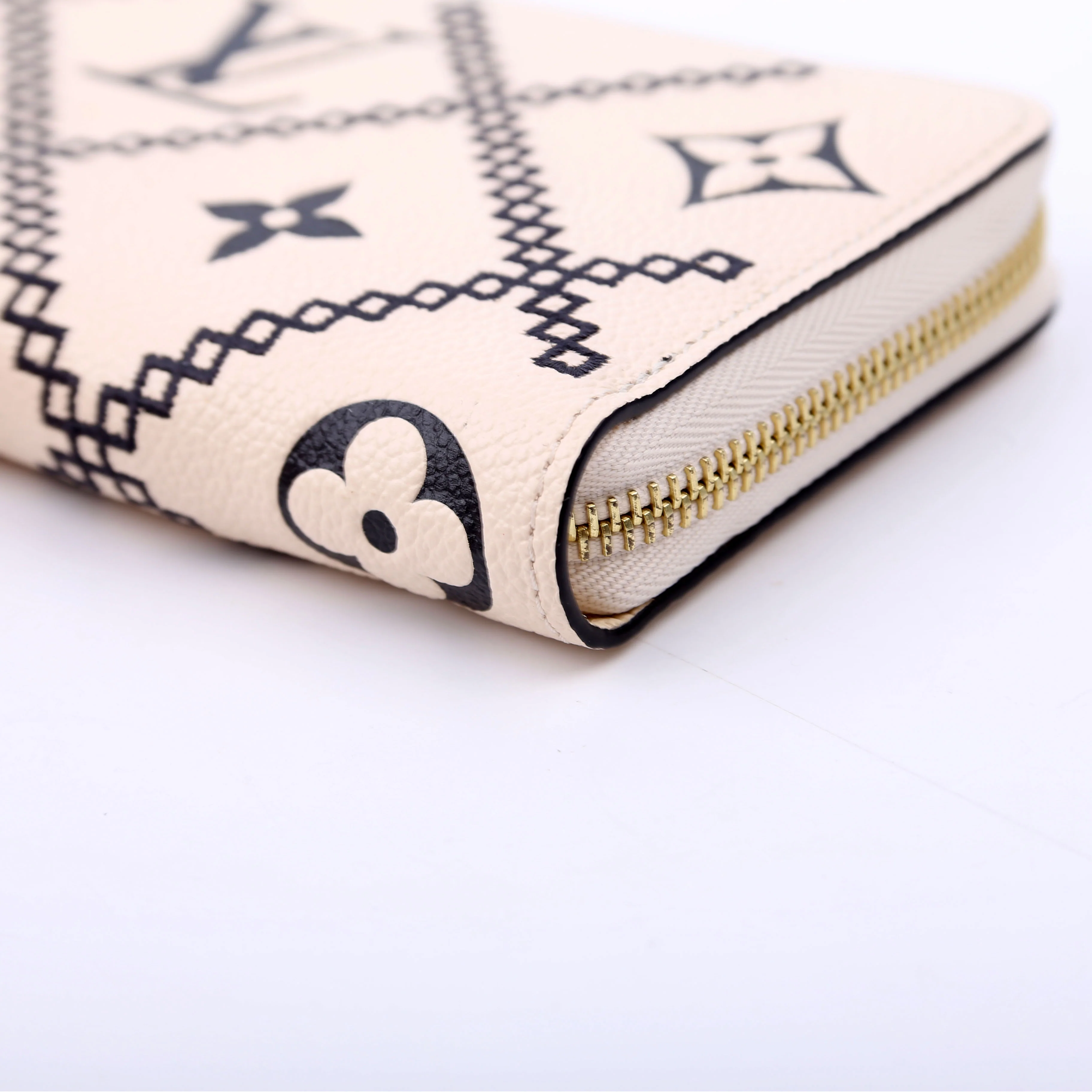 Zippy Wallet Broderies Bicolor Empreinte White/Black - Image 6