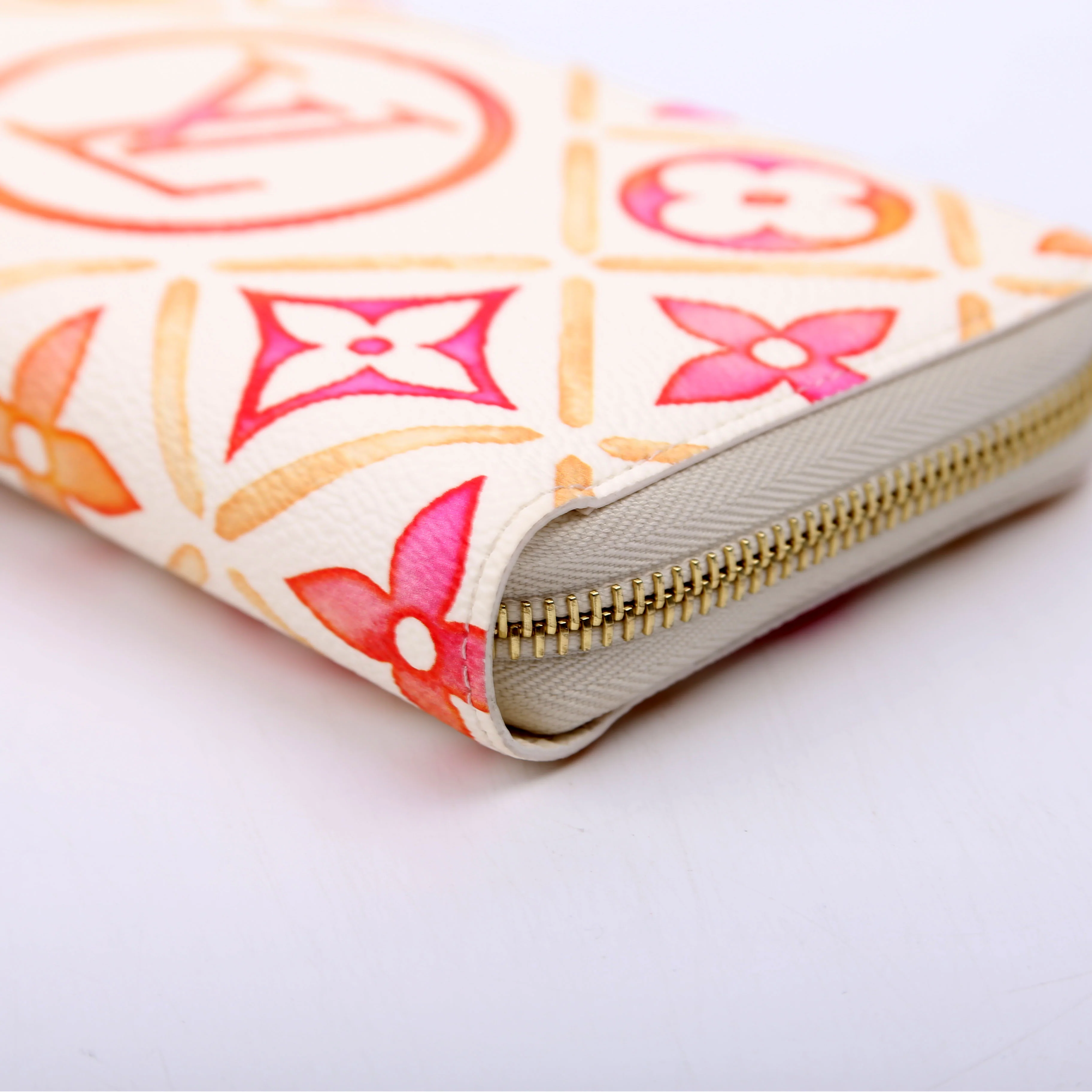 Zippy Wallet By The Pool Orange - Image 6