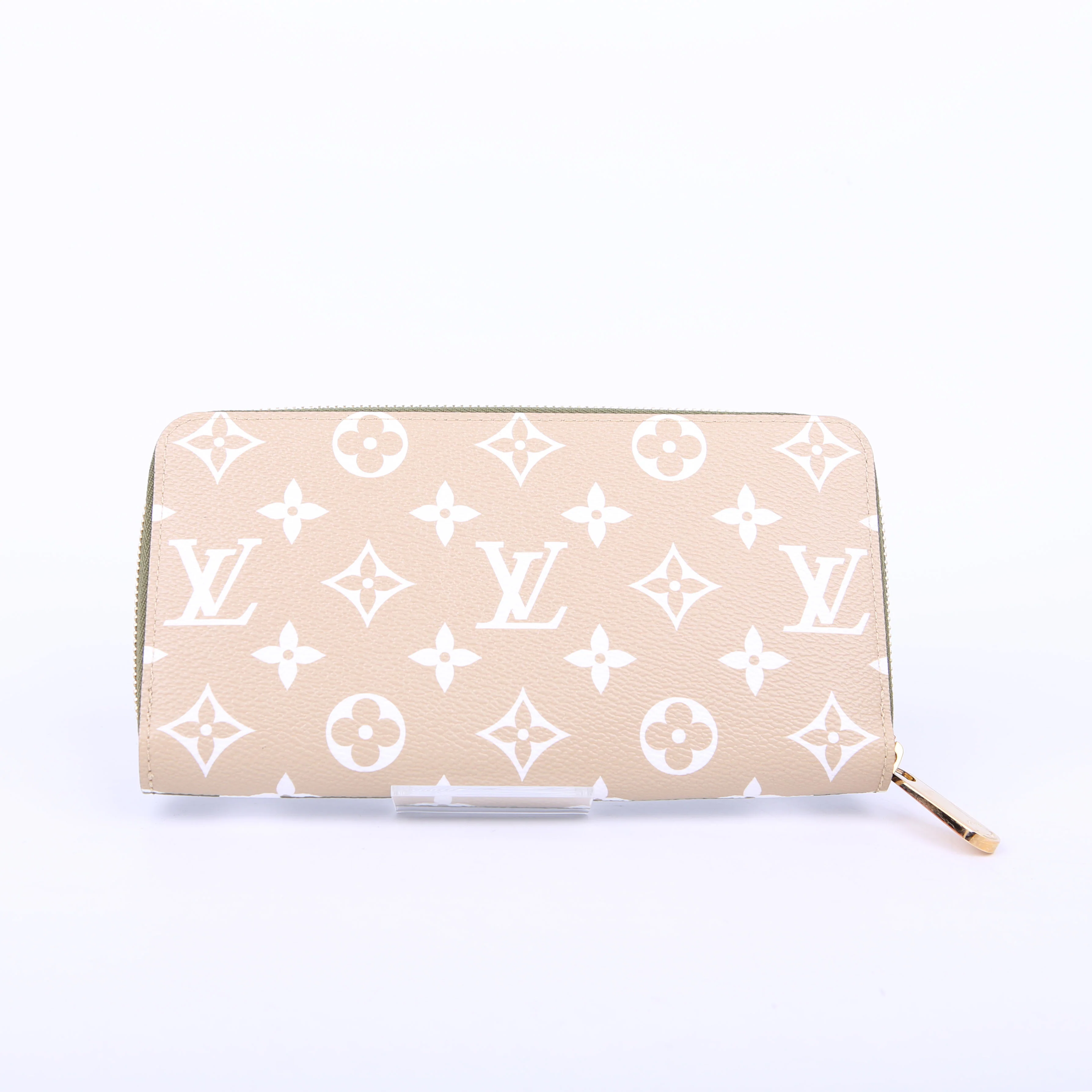 Zippy Wallet Giant Reverse Monogram Green - Image 3