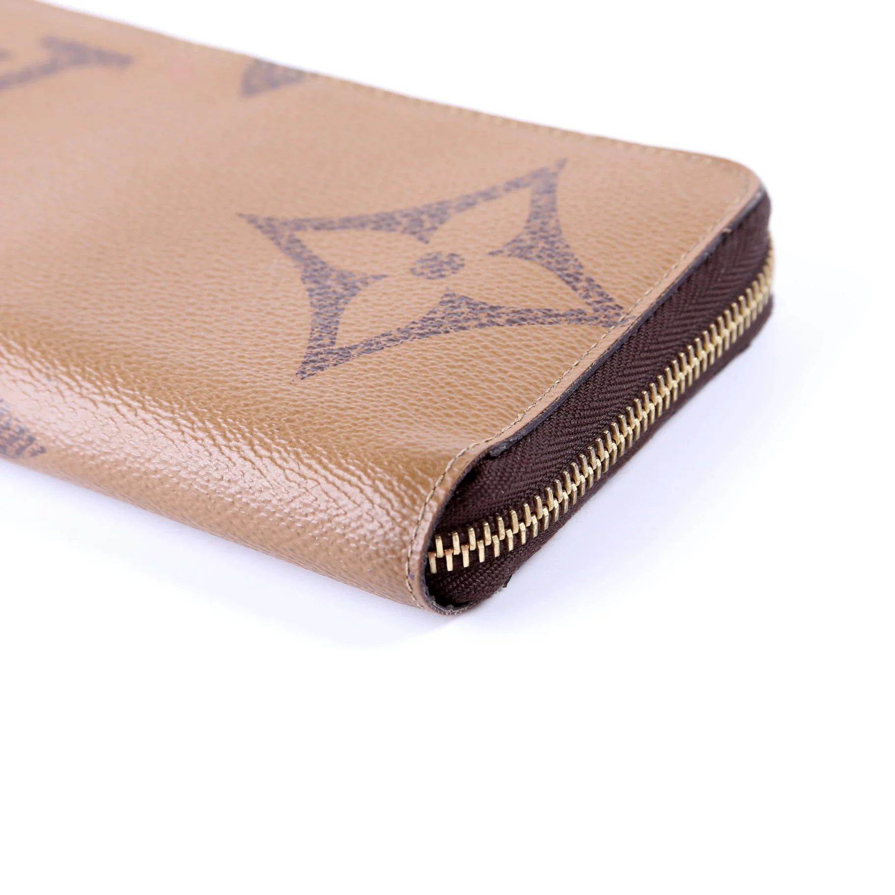 Zippy Wallet Giant Reversed Monogram - Image 4