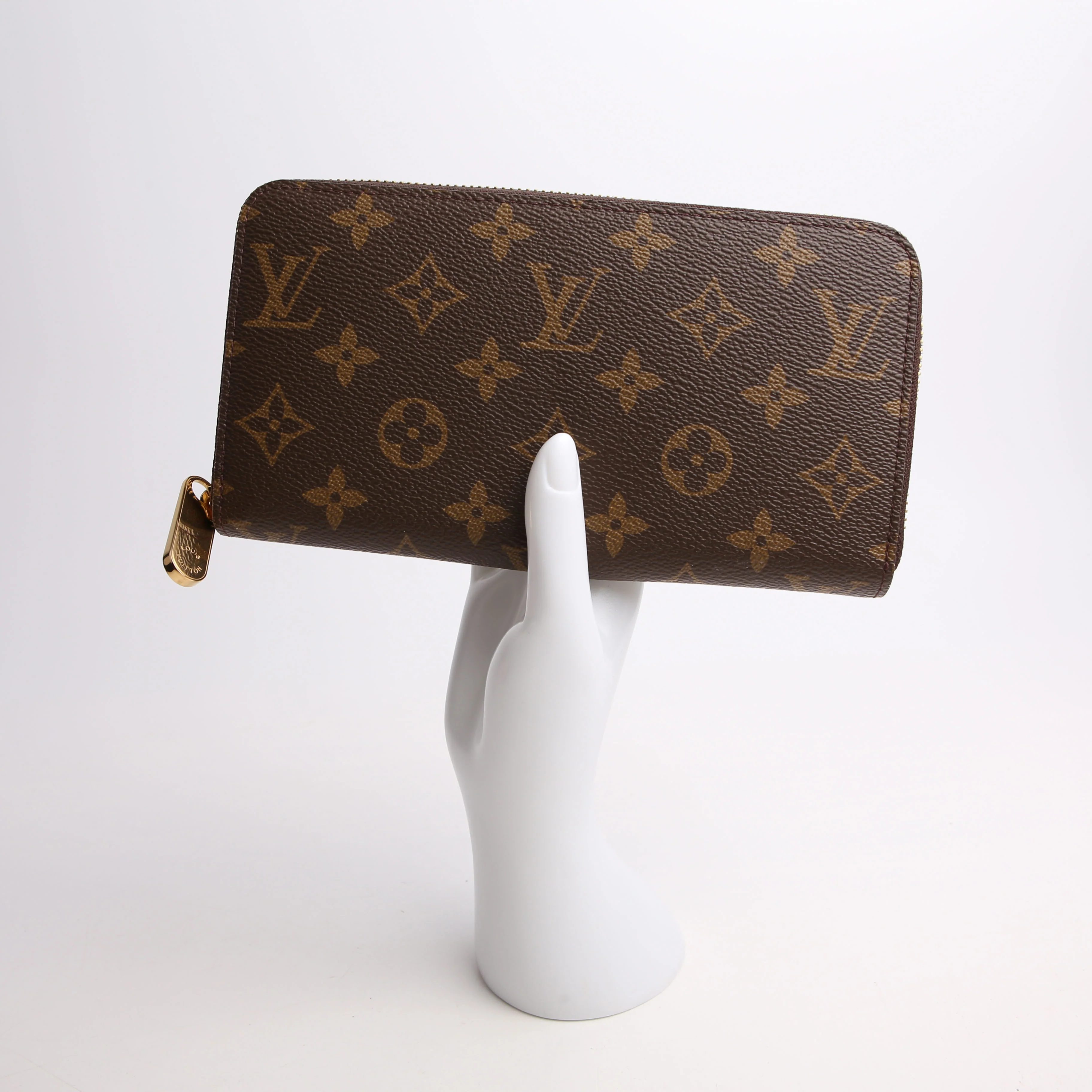 Zippy Wallet Monogram - Image 9