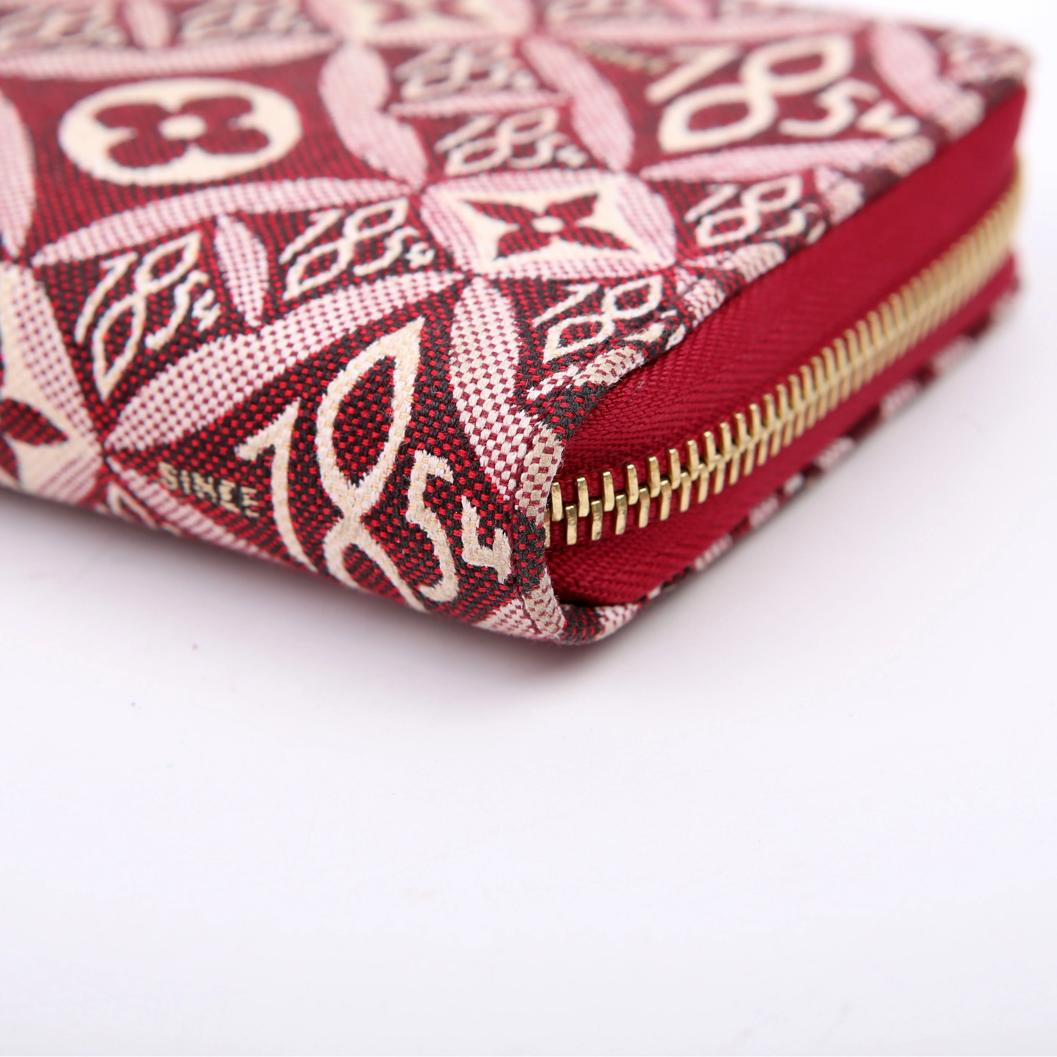 Zippy Wallet Since 1854 Jacquard Maroon - Image 6